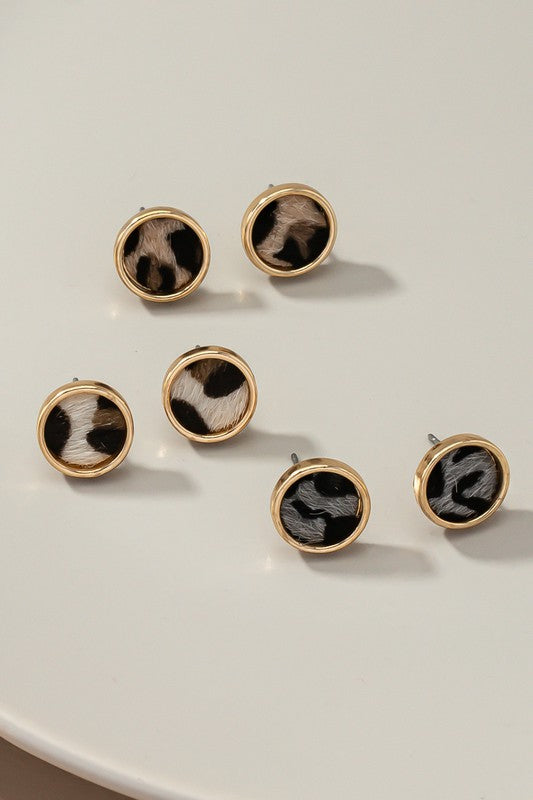Small round shape stud with faux leather leopard print