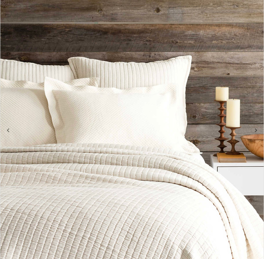 Boyfriend Ivory coverlet - Full/Queen