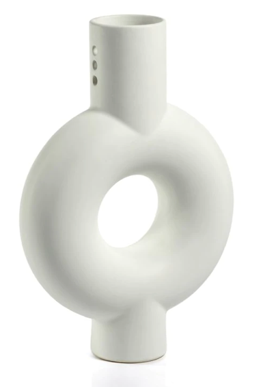 Michaela Vase