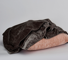 Load image into Gallery viewer, Brooklyn Charcoal Throw
