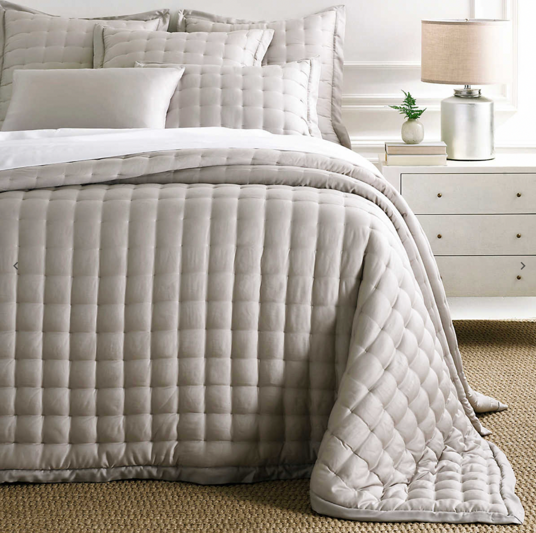 Silken Solid Grey Puff- King
