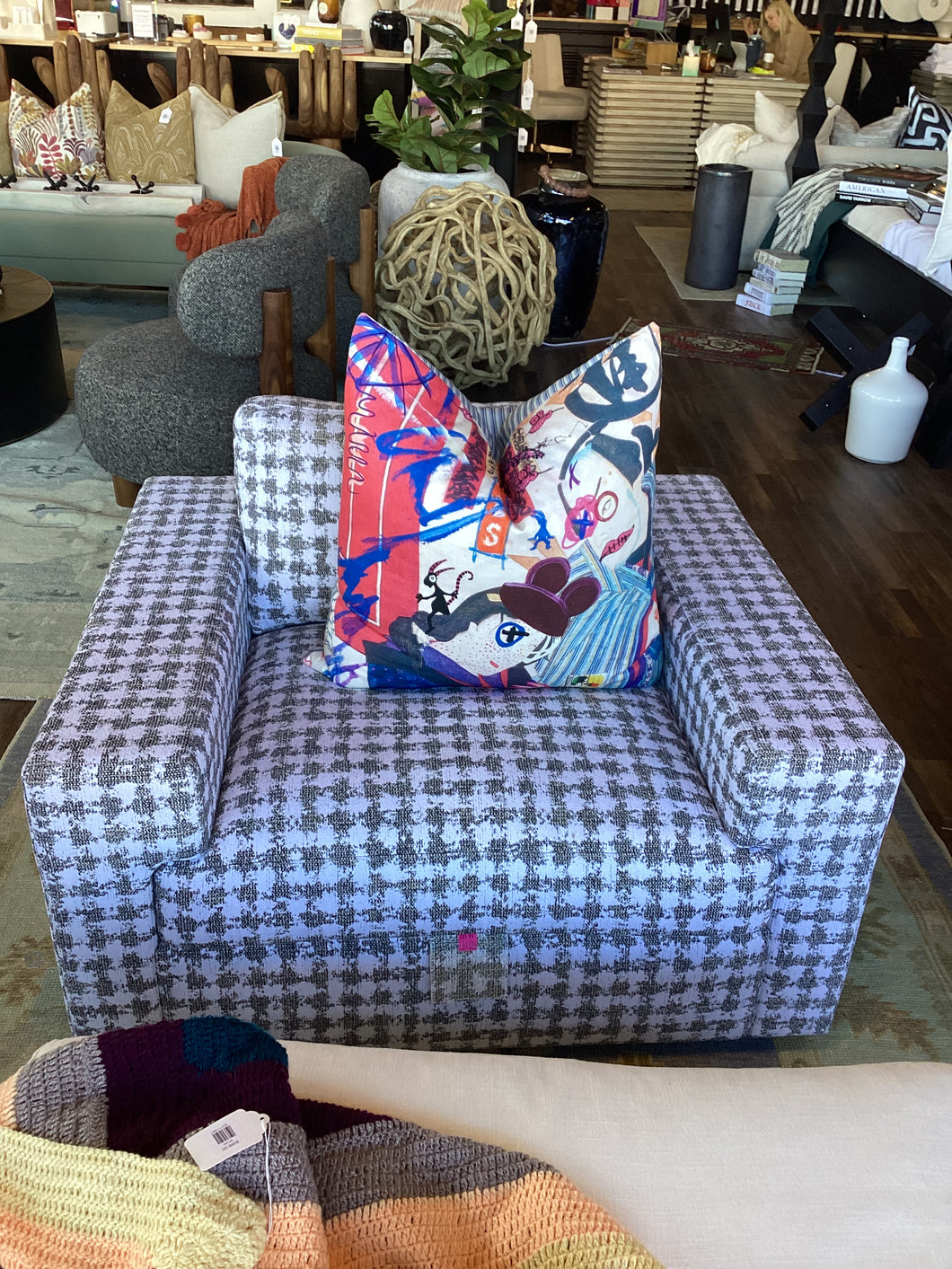 Lawson Swivel Chair
